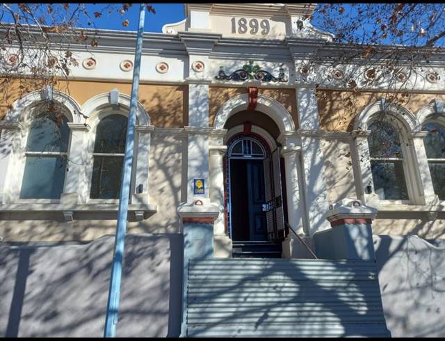 BUSINESS PROPERTY TO RENT IN RICHMOND HILL